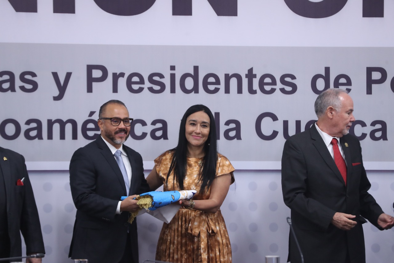 Ernesto Castro asume la presidencia pro-tempore del Foro de Presidentes y Presidentas de Poderes Legislativos ernesto-castro-asume-la-presidencia-pro-tempore-del-foro-de-presidentes-y-presidentas-de-poderes-legislativos